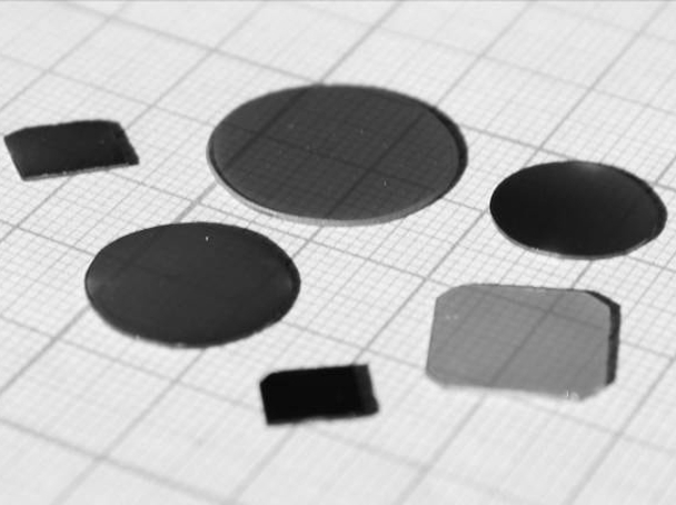 Samples of thin films on dielectric substrates